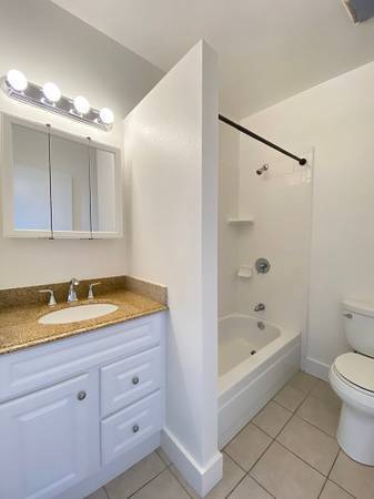 2BR/1BA Apartment · Astoria photo 5