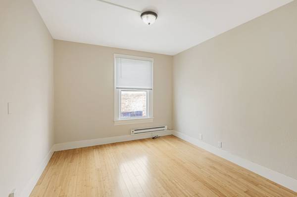 2BR/1BA Apartment · Astoria photo 4