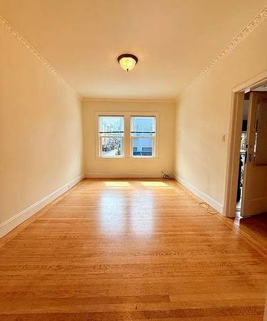 2BR/1BA Apartment · Great Neck photo 4