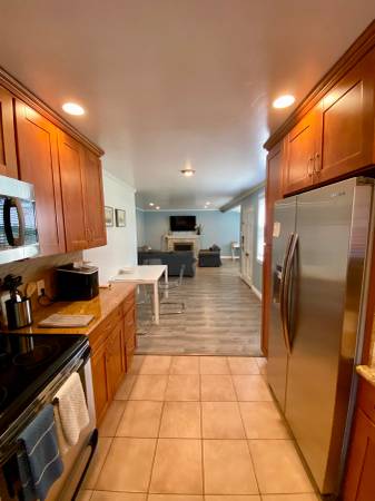 2BR/2BA Apartment · Palo Alto photo 3