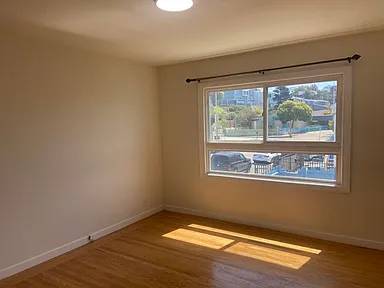 2BR/1BA Single Family House on Oakdale Ave · San Francisco photo 5