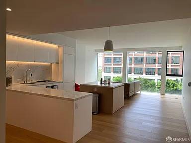 1BR/2BA Condo · San Francisco photo 3