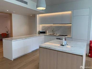 1BR/2BA Condo · San Francisco photo 5