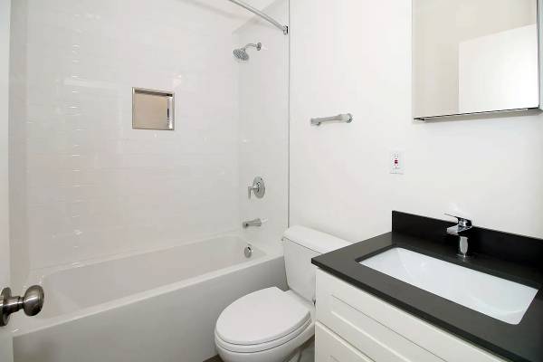 2BR/1BA Condo · San Francisco photo 5