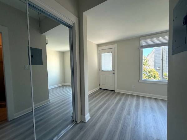 2BR/2BA Apartment · San Francisco photo 2