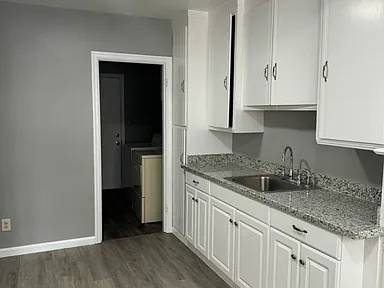 1BR/1BA Single Family House on 47th St · Oakland photo 2