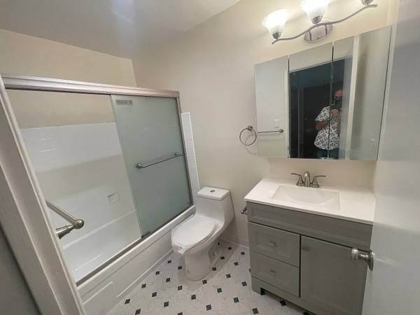 2BR/1BA Single Family House on Ditty Ave · Santa Rosa photo 5