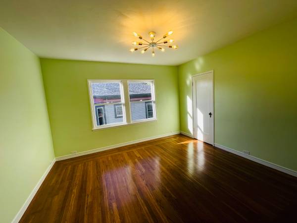 2BR/1BA Apartment · Berkeley photo 4