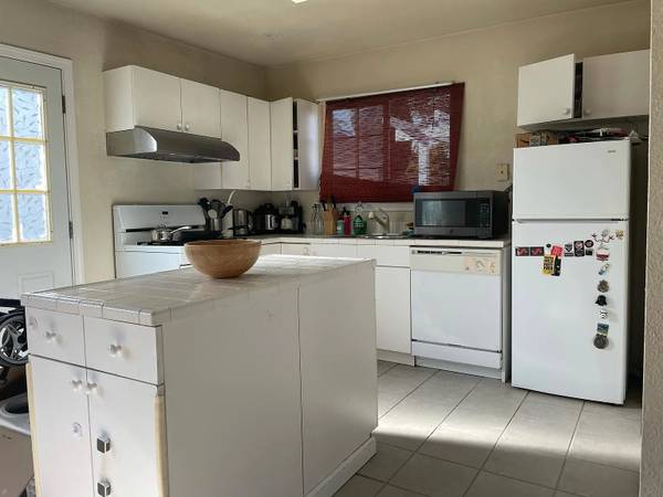 1BR/1BA Townhouse on Bassett St · San Jose photo 4
