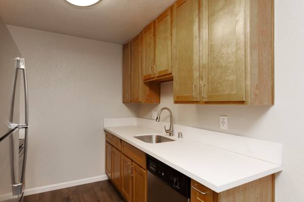 1BR/1BA Apartment · Hayward photo 2