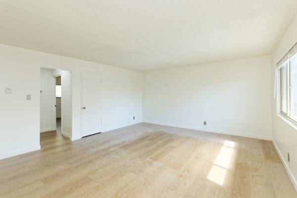 2BR/1BA Apartment · Hayward photo 3