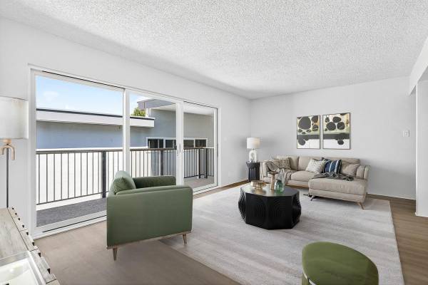 2BR/2BA Apartment · San Rafael photo 5