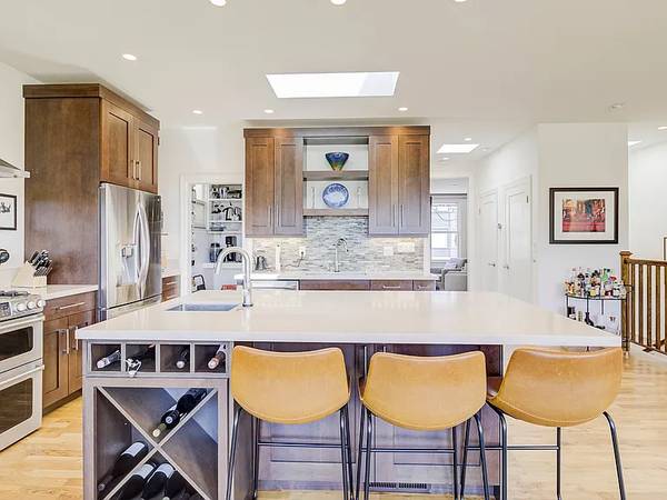 2BR/2BA Single Family House on 17th St · San Francisco photo 4
