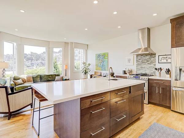 2BR/2BA Single Family House on 17th St · San Francisco photo 5
