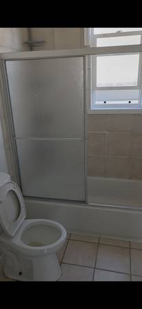 3BR/1BA Duplex · Oakland photo 5