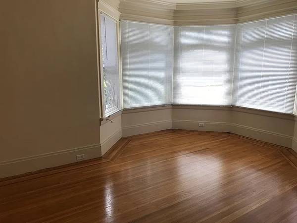 Renovated 3br W/ Dining Room. Views! Parking Avail., Free Laundry! photo 2