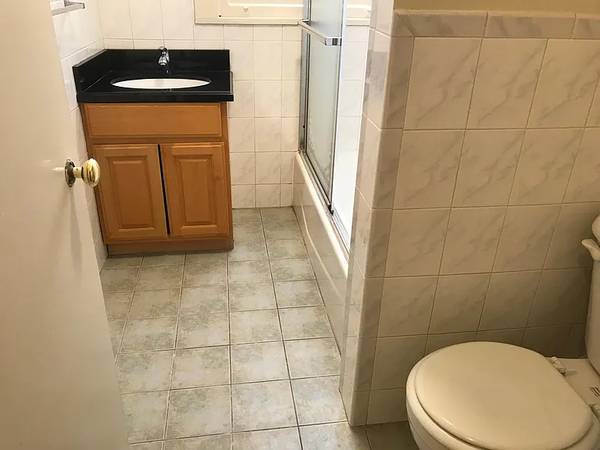 Renovated 3br W/ Dining Room. Views! Parking Avail., Free Laundry! photo 4