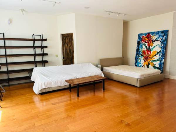 1BR/1BA Apartment · Oakland photo 2