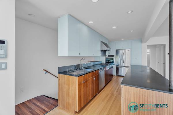 Bernal Heights: Remodeled Single Family Home W/ Views, Hot Tub &amp; Solar Panels photo 4
