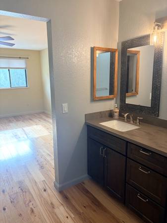 2BR/2BA Single Family House · Santa Rosa photo 5