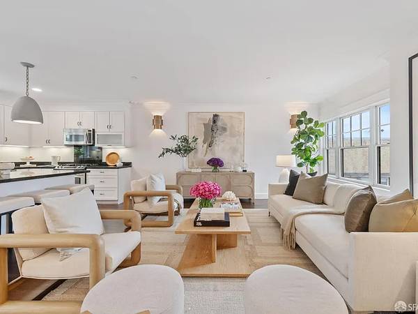 Elegant 2br Top Floor Penthouse Condo In Prime Nob Hill With 2 Car Garage! photo 3