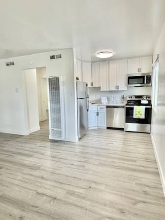 2BR/1BA Apartment · Hayward photo 4