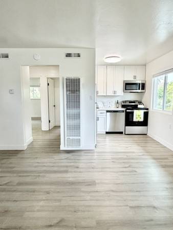 2BR/1BA Apartment · Hayward