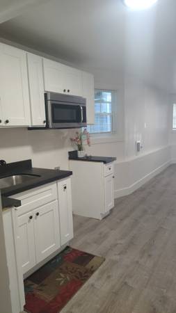 3BR/1BA Flat · Oakland photo 5