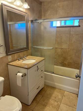2BR/1BA Single Family House · Oakland photo 5