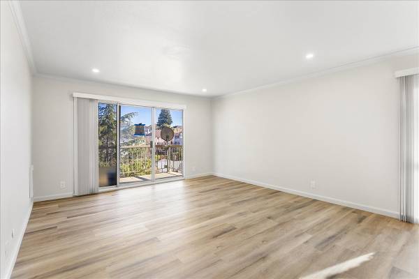 528 Merritt Ave #303 - 1 Bedroom | 1 Bath | 850 Sq Ft photo 4