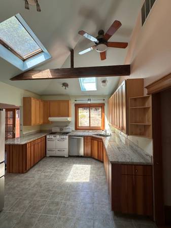 2BR/2BA Apartment · Fairfax photo 3