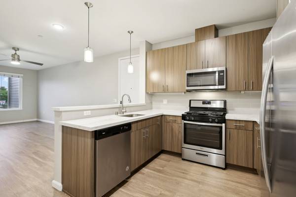 Apartments on Baywood Drive Near Lakeville Hwy · Petaluma photo 2