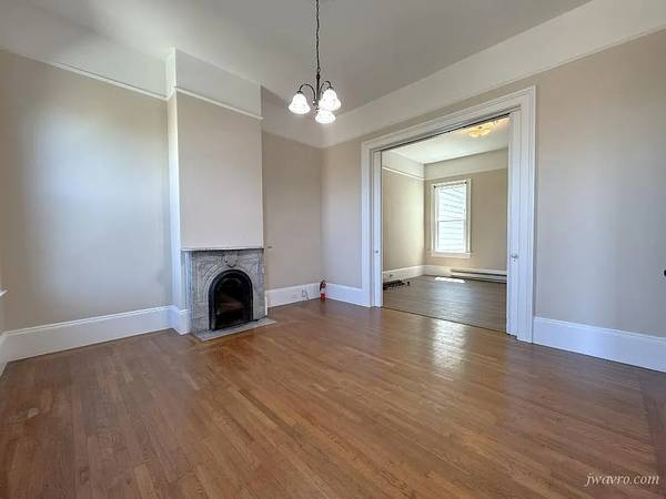 2BR/2BA Apartment on Judah St · San Francisco photo 3