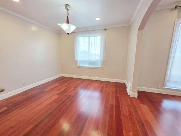 3BR/2BA Single Family House · San Francisco photo 3