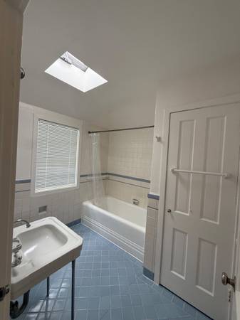3BR/1BA Duplex · Berkeley photo 5