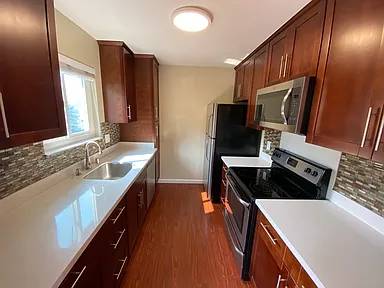 Apartments on Village Drive · Belmont photo 4
