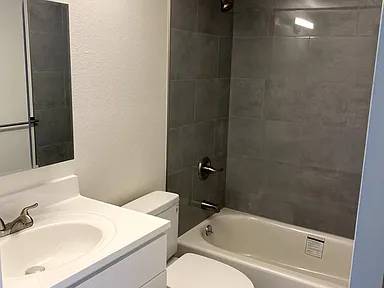 2BR/2BA Apartment · San Francisco photo 5