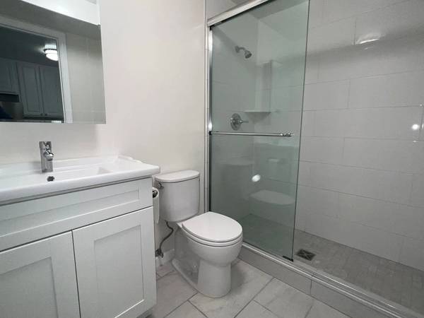 Apartments on Farm Hill Blvd · Redwood City photo 5