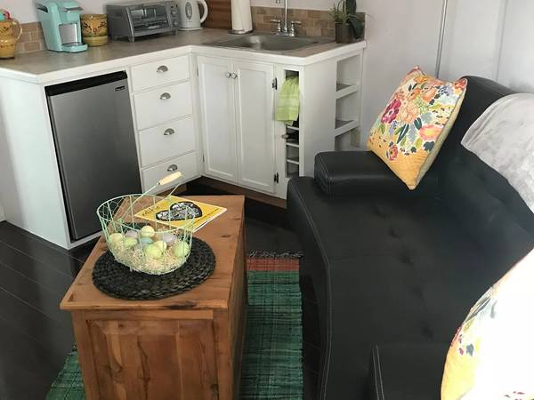 1BR/1BA Single Family House on Vine St · Santa Rosa photo 3