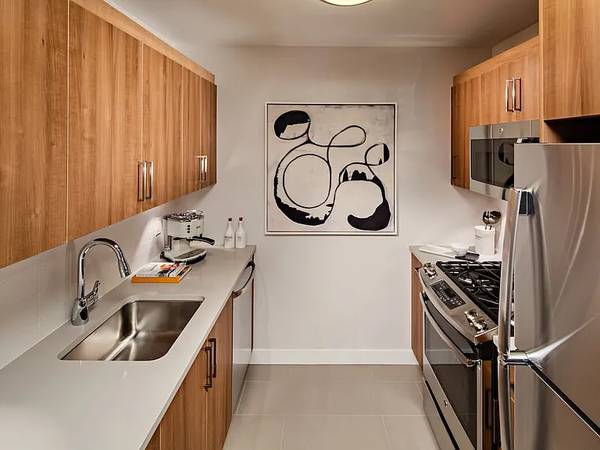 Flats on 62nd St · Woodside photo 5