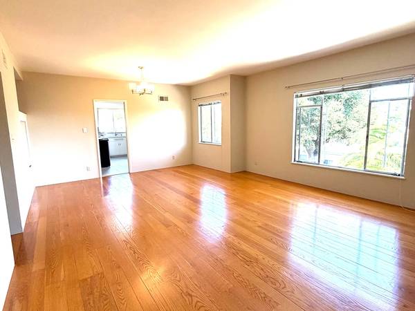 2BR/1BA Other on Santa Rosa Ave · Oakland photo 5