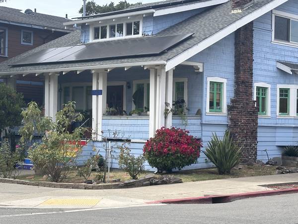 2BR/1BA Duplex · Berkeley photo 2