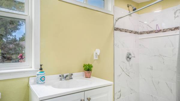 2BR/2BA In-Law · Concord photo 4