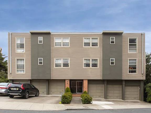2BR/1BA Apartment on Crestline Dr · San Francisco photo 2