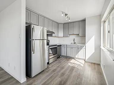 2BR/1BA Apartment on Crestline Dr · San Francisco photo 3