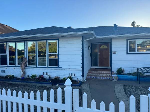 3BR/2BA Single Family House on Lighthouse Ave · Santa Cruz photo 2