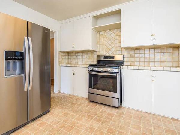 3BR/1BA Single Family House on 47th Ave · Capitola photo 3