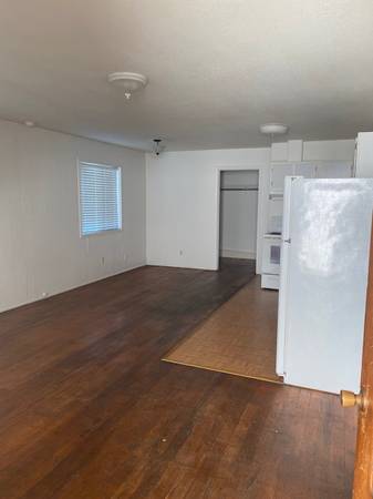 0BR/1BA Apartment · Deer Park photo 2