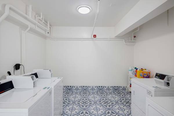 0BR/1BA Apartment · San Francisco photo 4