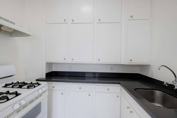 0BR/1BA Apartment · San Francisco photo 3